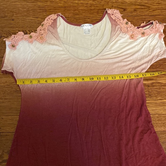 Venus Small Ombré Crocheted Floral Detail Cold Shoulder Short Sleeve Top - Picture 7 of 8